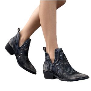 Circle G Black Leather Distressed Studded Cowboy Western Ankle Boots